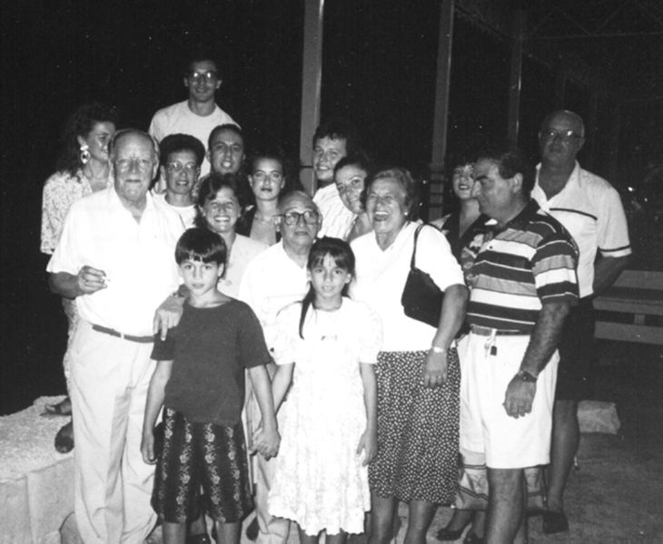 File:Catania's last show, with Clews family.JPG