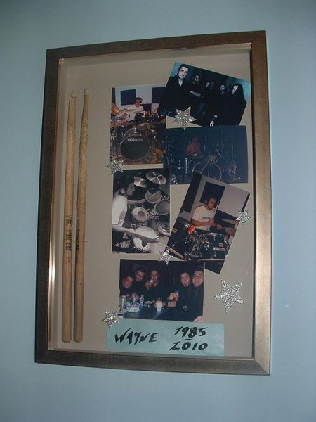 File:WayneVella-memorabilia.jpg