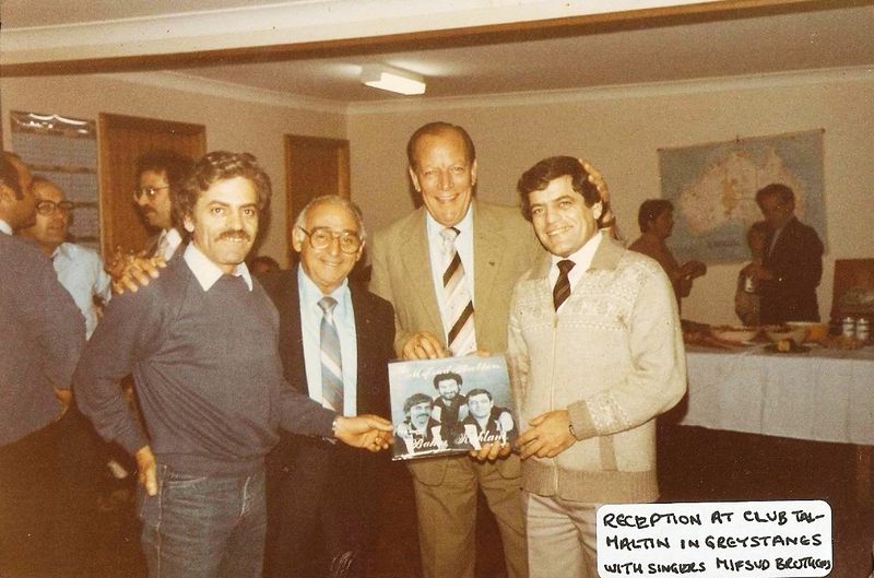 File:Catania and Clews Australia 1983.jpg